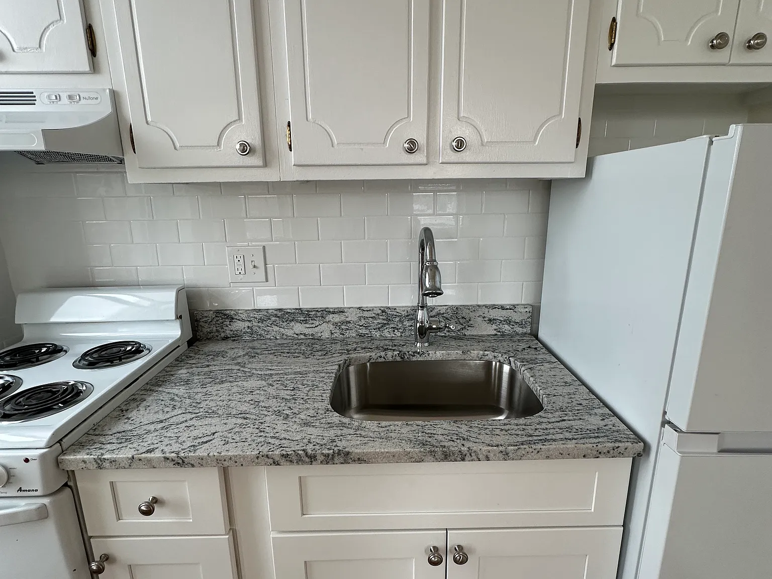 1 bed, 99999 sqft, $2,300 — Photo 3