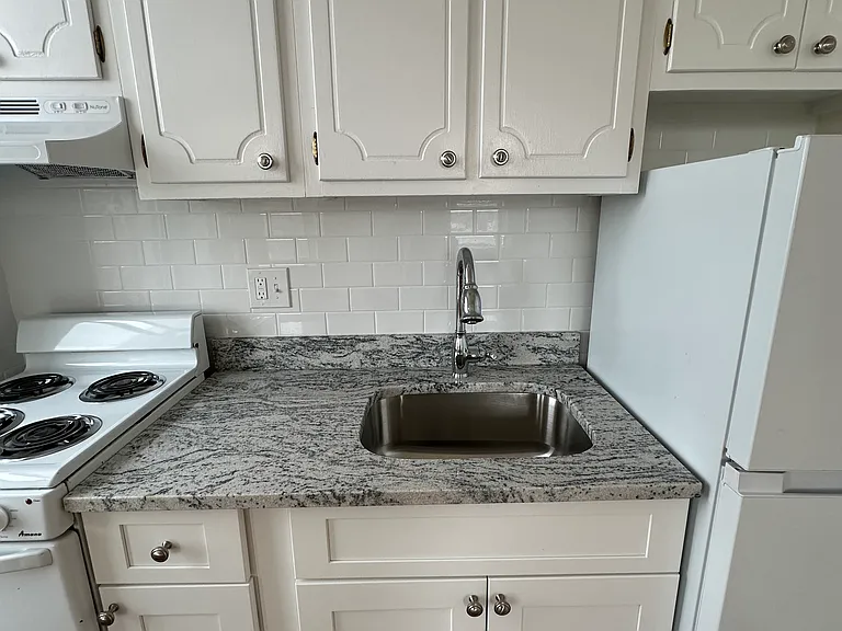 62 Brighton Ave #404 — Photo 3