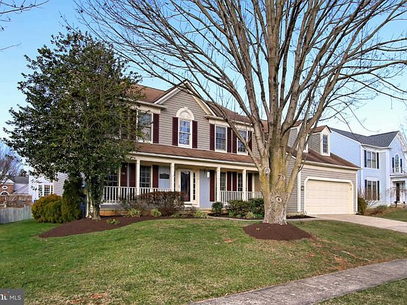 2nd image of 705 Chimney Ct NE