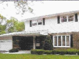 900 E Golfhurst Ave, Mount Prospect, IL 60056