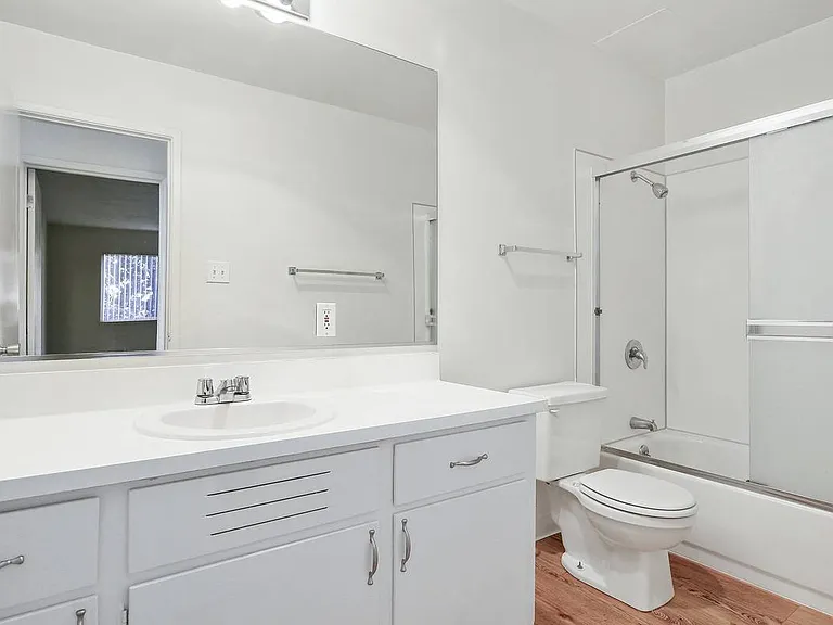 The Waterfront Apartments — Photo 3