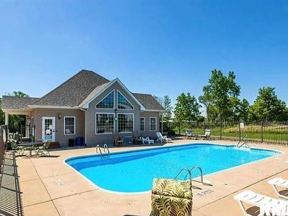 2nd image of 4109 Creek Hill Dr #9