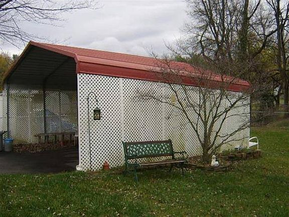Detached carport