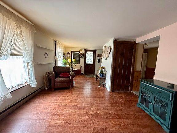 5th image of 57 Wellington St