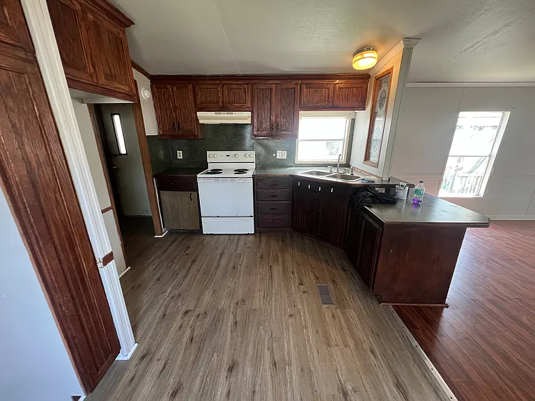 213 Courtney Ln #7 — Photo 3