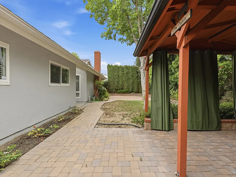 1970 Pelican Pl — Photo 31
