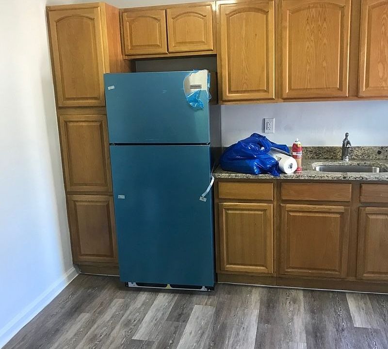 1st image of 21933 Hillside Ave #3C