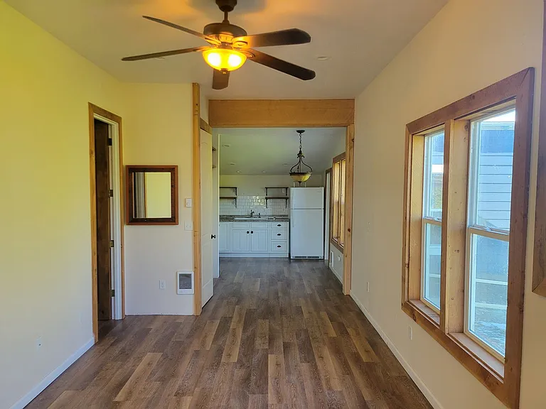 407 Ash St — Photo 3