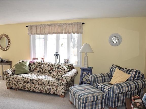 4th image of 2910 Hinde Ave