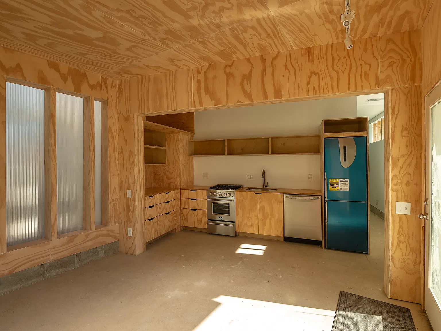 Studio, 550 sqft, $1,450 — Photo 4