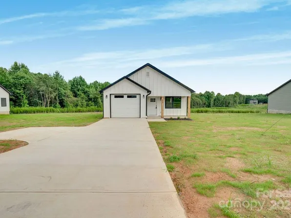 673 S Grove St, Lincolnton, NC 28092