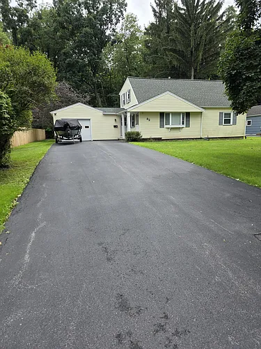32 Mercedes Dr Photo 1