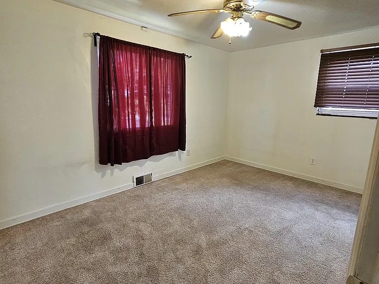 225 Logan Rd — Photo 9