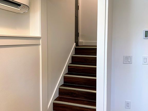 3rd image of 6809 44th Ave S #B