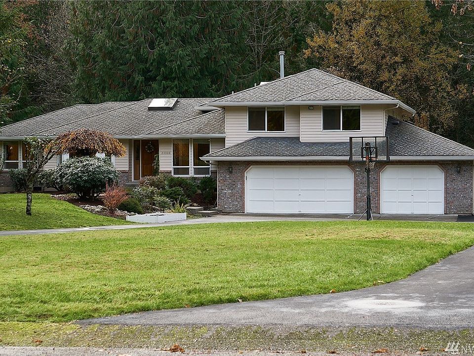 Tri-level home in beautiful Daybreak neighborhood