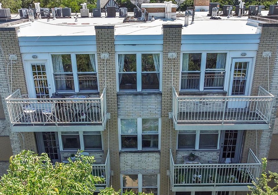 1st image of 2501 W Touhy Ave APT 401