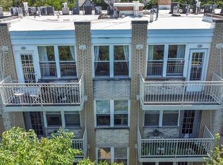 2501 W Touhy Ave APT 401, Chicago, IL 60645