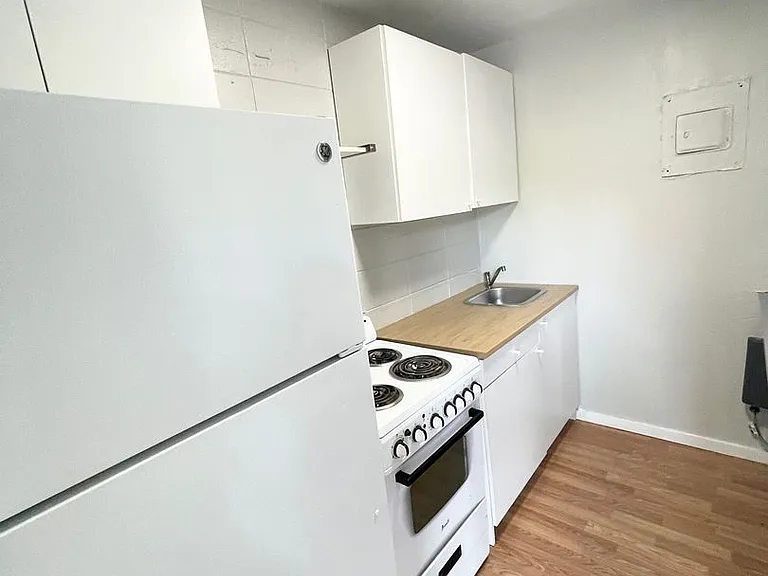 1343 W Point Dr #1 — Photo 4
