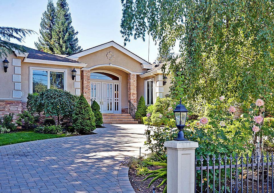 1st image of 20160 Mendelsohn Ln