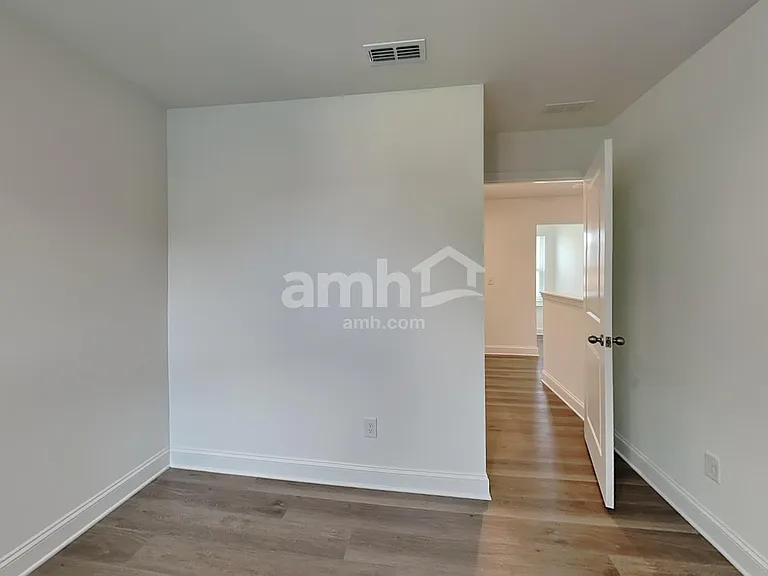 1112 Livengood Way — Photo 18