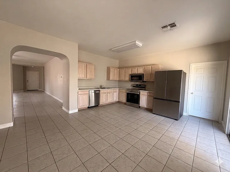 W Canyon Creek Dr — Photo 3