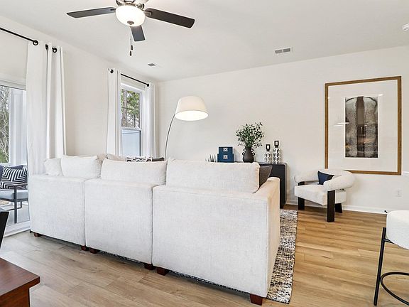 4th image of 2016 Armada Rd