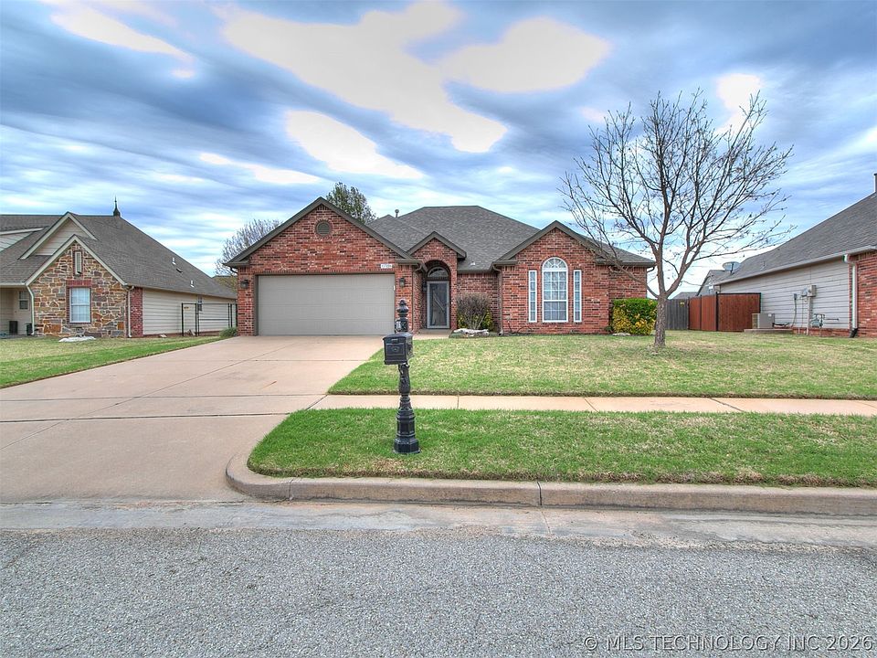 1st image of 1706 W Austin Pl