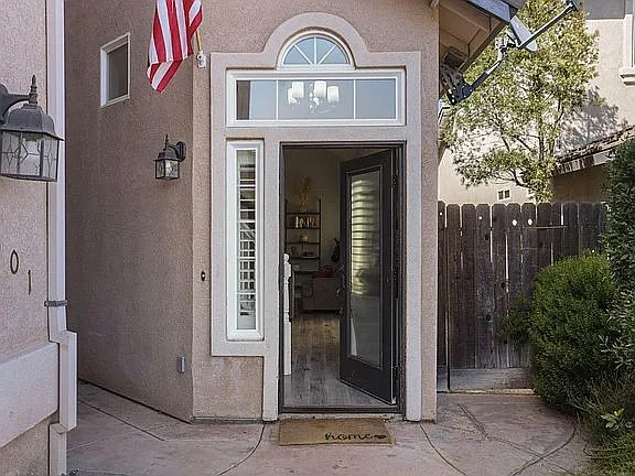 1601 Barkley Ln — Photo 3
