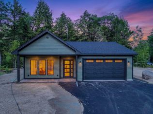 106 Ski Lift Ln, Plymouth, NH 03264