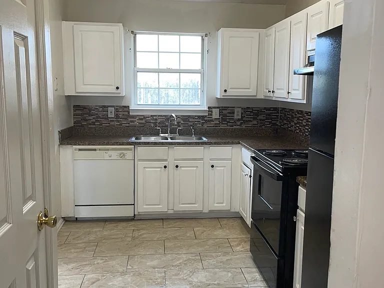 8140 Sterling Lakes Ct — Photo 10
