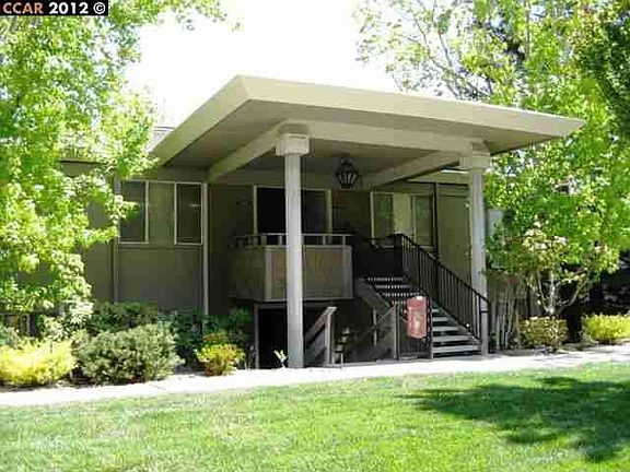2nd image of 1333 Ptarmigan Dr APT 8