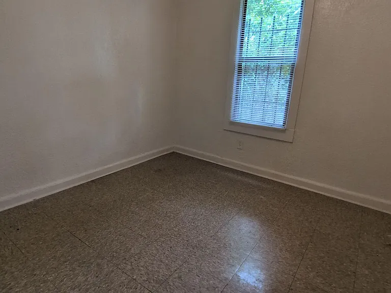 1454 Winthrop St — Photo 10