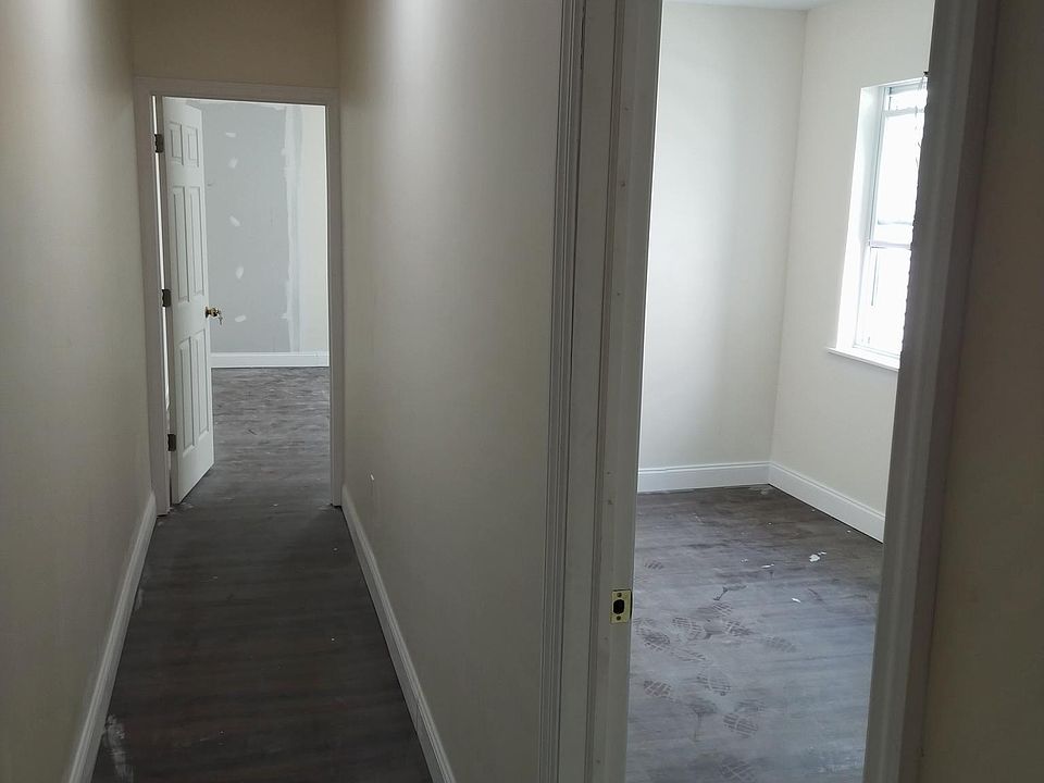 2nd image of 530 Penn Ave #2