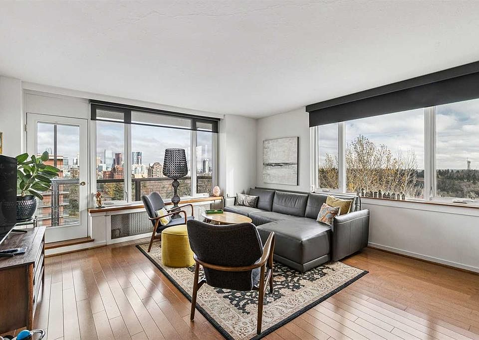 1st image of 3316 W Rideau Pl SW #605