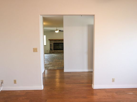 5th image of 401 Lorene Ct