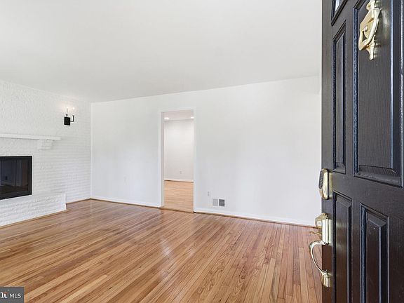 5th image of 10925 Milburn St