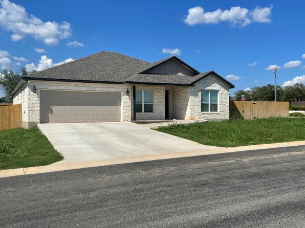 724 Madilynn Ct, Fredericksburg, TX 78624