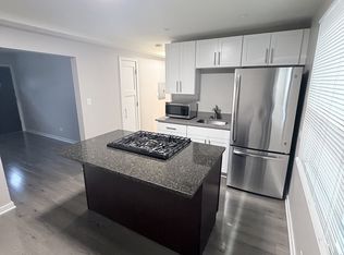 118 Douglas Ave #3, Naperville, IL 60540