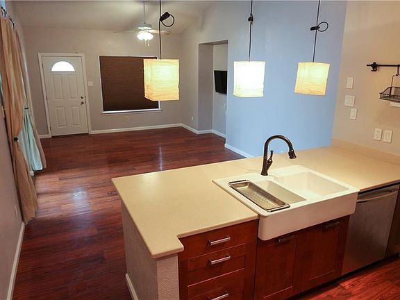 4th image of 4620 Waterway Dr