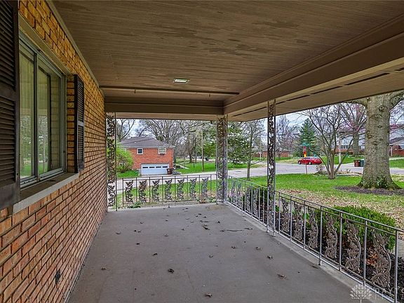 3rd image of 470 Wellesley Ave
