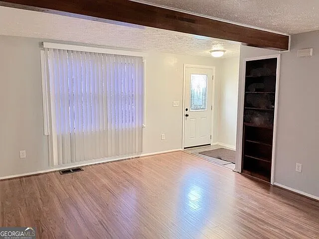 3 bed, 2.5 bath, 1820 sqft, $1,850 — Photo 2
