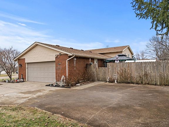4th image of 8806 Anna Ct