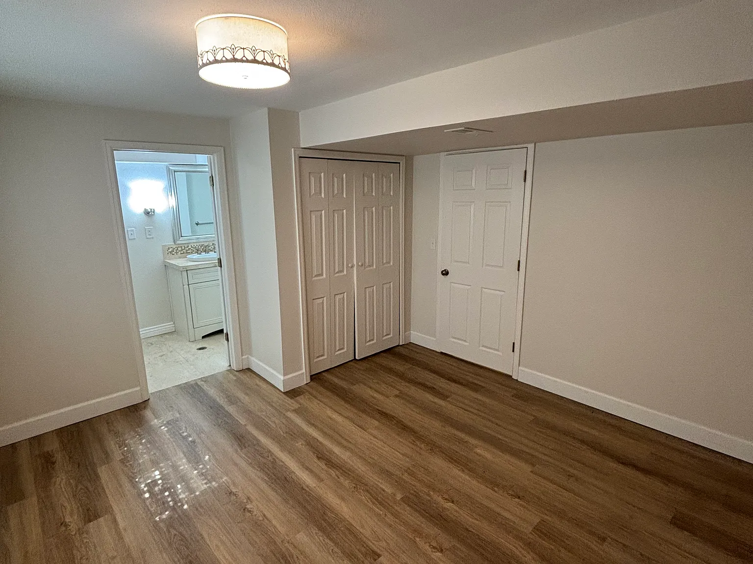 1 bed, 1300 sqft, $1,600 — Photo 1