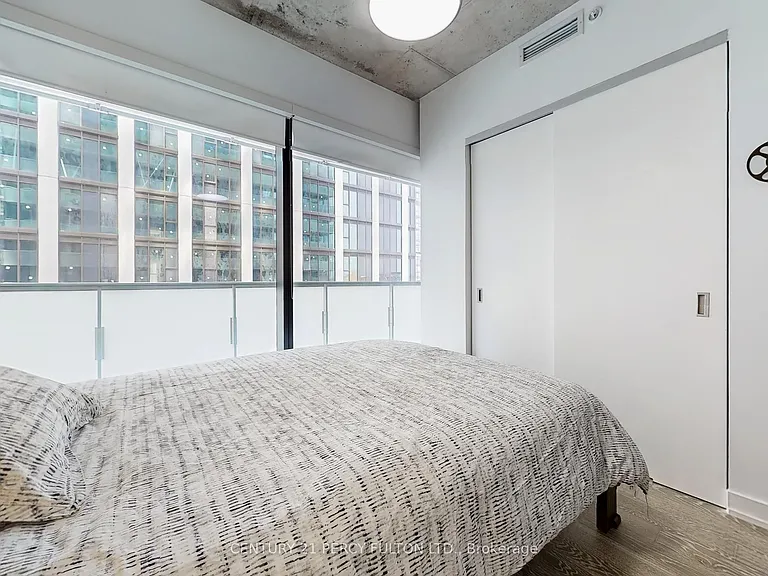 11 Charlotte St #1707 — Photo 25