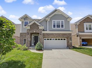 18729 Cumberland Ct, Northville, MI 48168