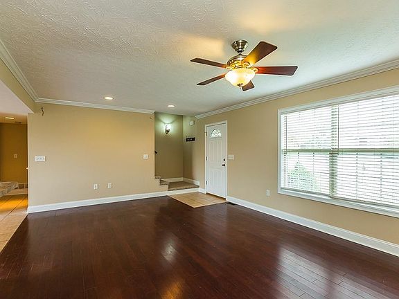 4th image of 3012 Emily Ct