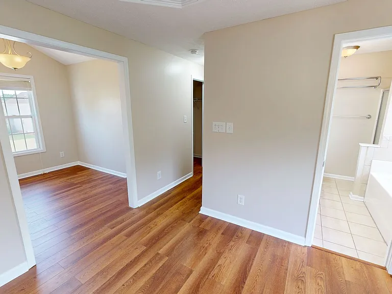 4920 Headwind Dr — Photo 11