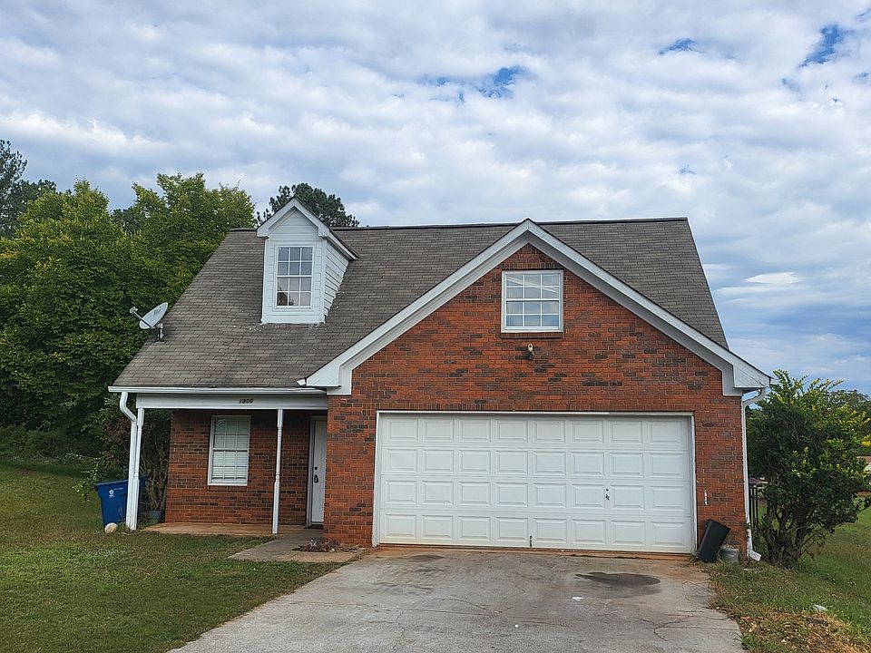 1st image of 1800 Riverchase Cir NE