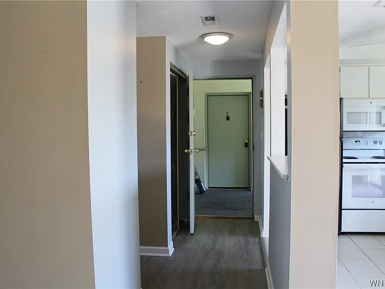 3948 Ridge Lea Rd #D — Photo 6