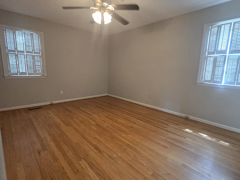 2439 Dartmouth Dr — Photo 14